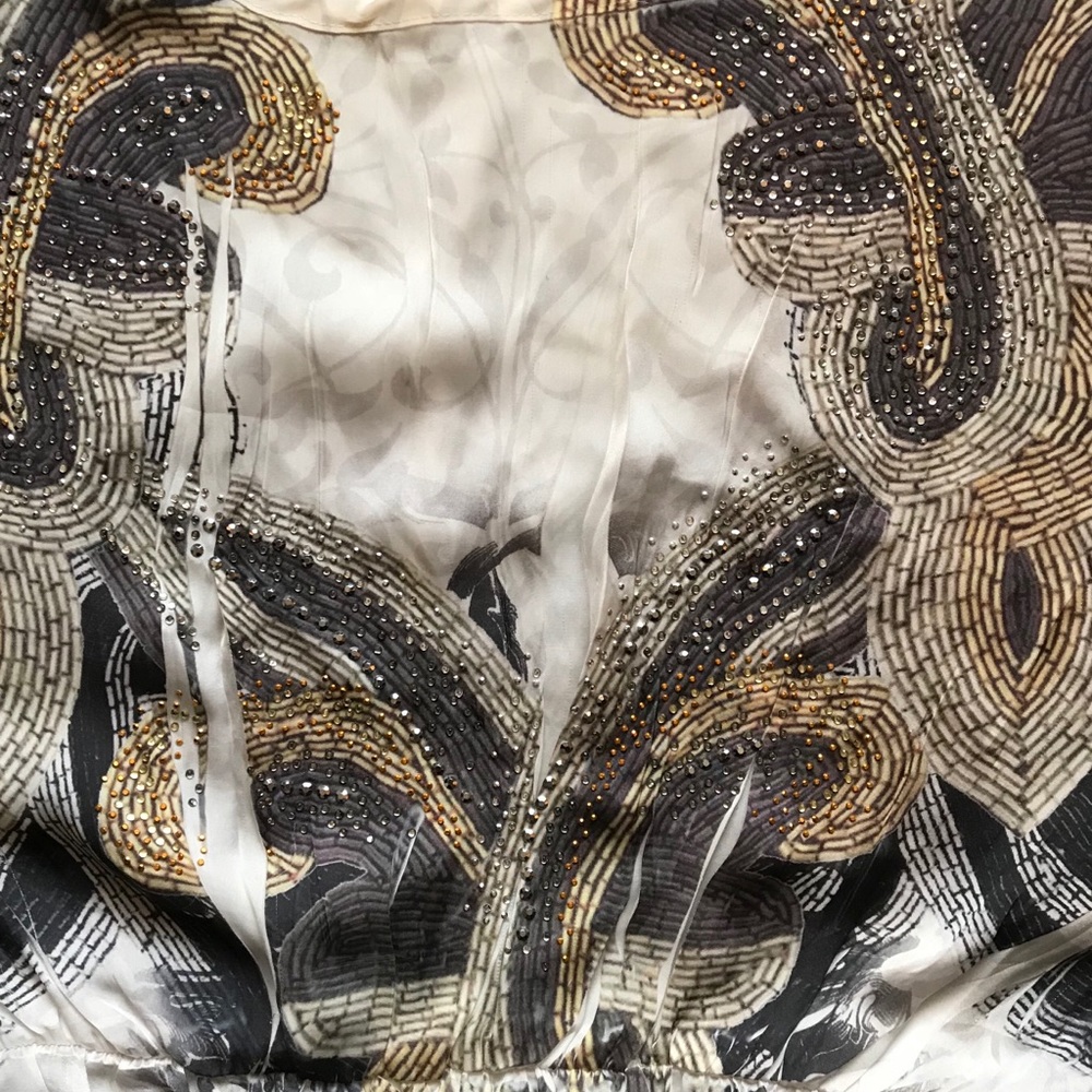 Patterned light weight shift dress. - Picture 6 of 8